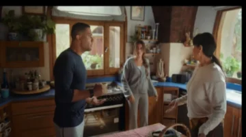 فلاش باك يكشف علاقة نور أبو الفتوح مع والدها في 1995 بحلقة اتنين غيرنا 8